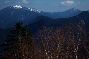 180505　塩見岳-018　左　仙丈ケ岳と甲斐駒ケ岳を望む.jpg
